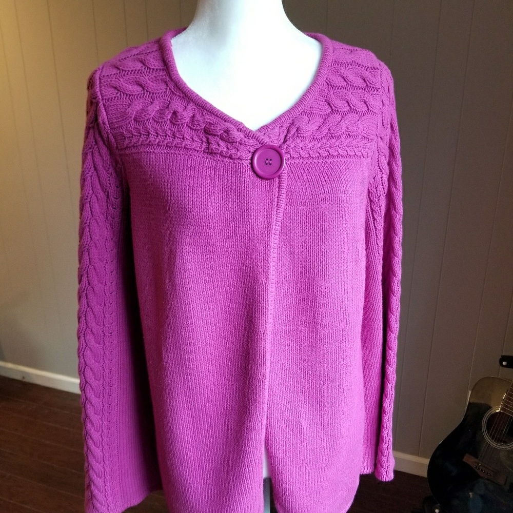 Long sleeved sweater